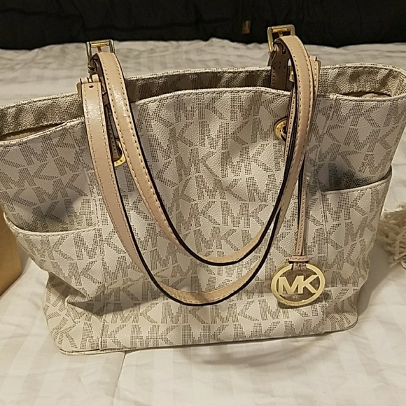 Michael Kors tote - Picture 1 of 3